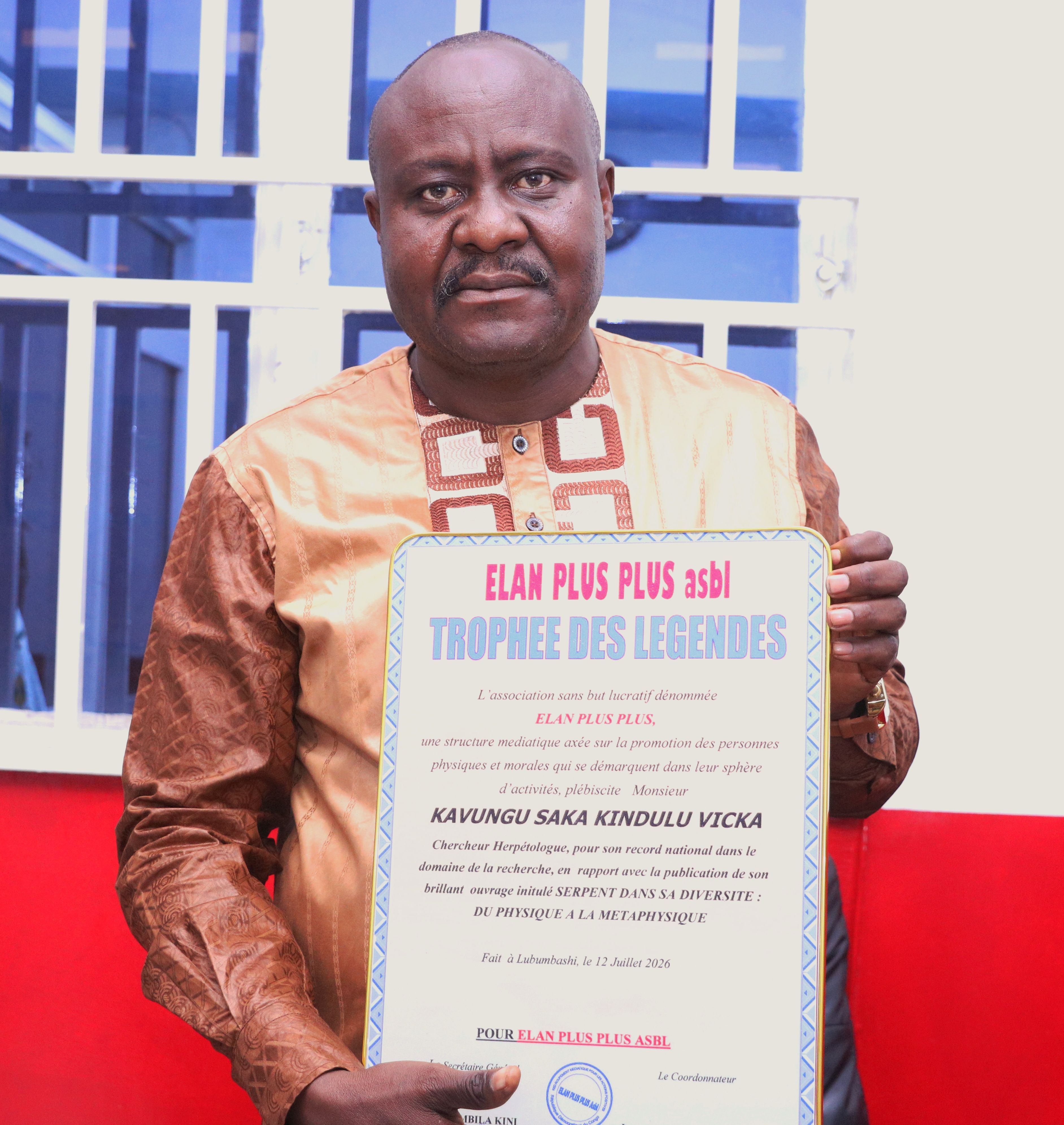 RDC/ Lubumbashi : Le chercheur Vicka Kavungu Saka Kindulu sacré « Légende » pour son œuvre scientifique exceptionnelle !